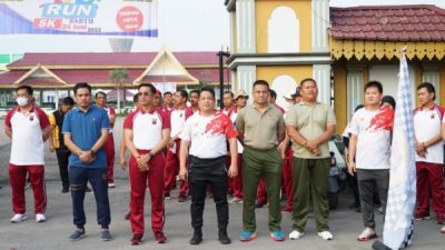 Kapolres dan Pj.Wali Kota Tebing Tinggi Lepas Peserta Lomba Lari 5 K