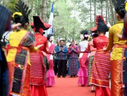 Buka Lake Toba Fashion Week 2023, Pj Gubsu Sebut Kekayaan Sumut Hebat