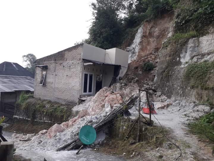 Musibah longsor di Tarutung, seorang anak balita tewas tertimbun.