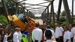 Jembatan Sei Air Tenang Padang Tualang Ambruk, Dinas PUPR Provsu Tidur?