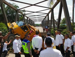 Jembatan Sei Air Tenang Padang Tualang Ambruk, Dinas PUPR Provsu Tidur?