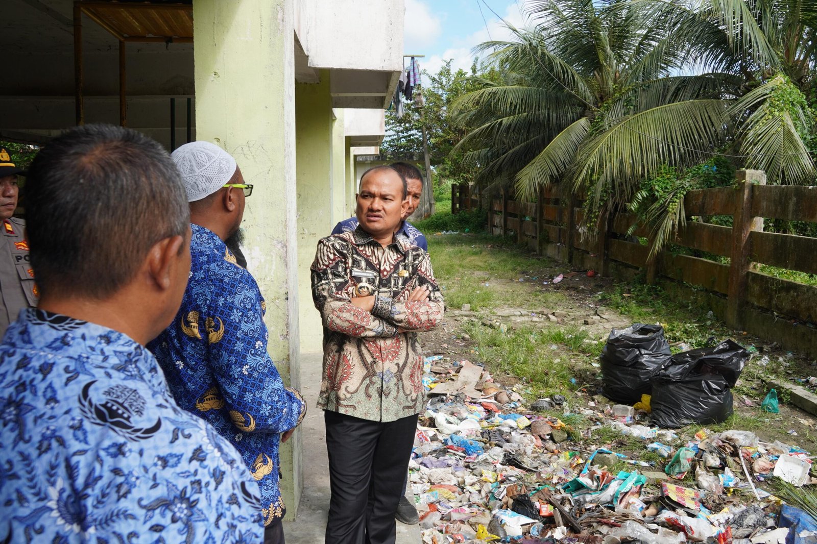 Wali Kota Tanjung Balai Mahyaruddin Salim pantau kegiatan Gotong royong di Rusunawa*