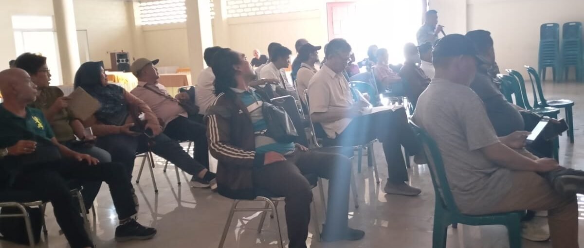 Para peserta Turnamen Domino PWI Sumut Piala Kapolrestabes Medan, saat mengikuti Tehnical Metting, di Gedung PWI Sumut Jl.Adi Negoro Medan, Kamis (22/1/2026)