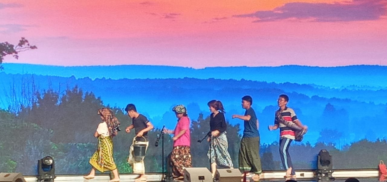 Atraksi drama musikal tampil di kegiatan Global Village 3.0 in AIESEC USU.