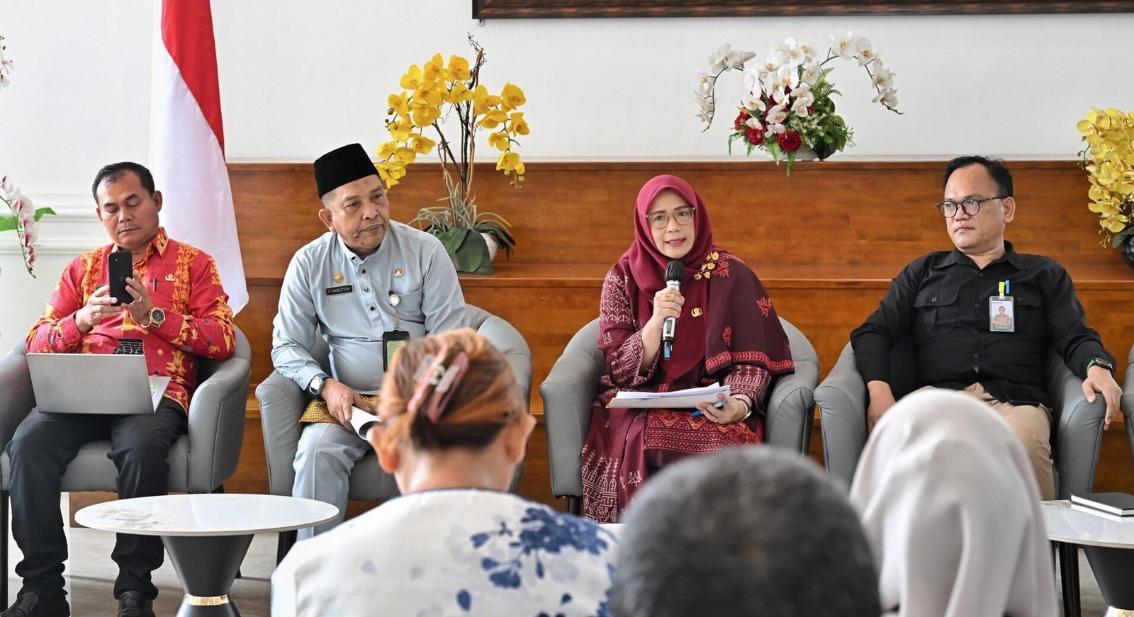 Temu Pers bersama dengan Dinas Sosial Provinsi Sumatera Utara dan Bidang Statistik Sektoral Dinas Komunikasi dan Informatika Provinsi Sumut, tentang “Penanganan Kemiskinan di Sumatera Utara". Kegiatan ini difasilitasi Dinas Kominfo Sumut yang berlangsung di Lobby Dekranasda Lantai 1 Kantor Gubernur Sumut Jalan Diponengoro Nomor 30 Medan,