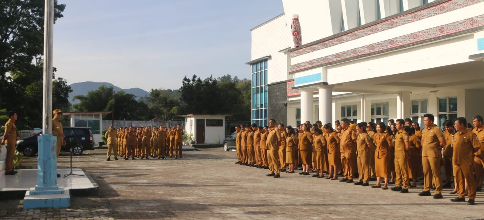 Bupati Taput tegaskan,apel pagi setiap Senin untuk kesiapsiagaan dan monitoring kinerja.