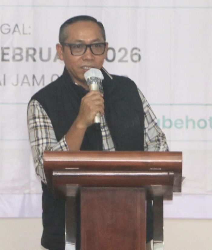 Bupati Tapanuli Utara JTP Hutabarat mengairesiasi Panel Diskusi untuk meningkatkan pertanian.