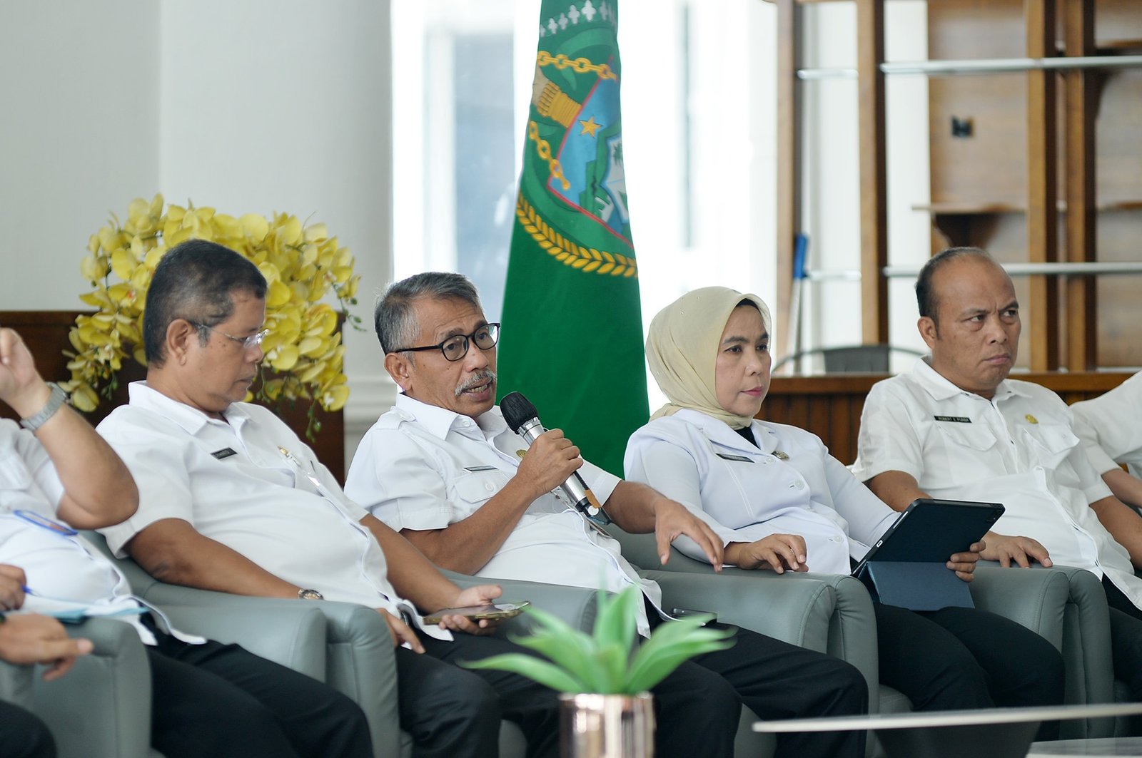 Pemerintah Provinsi Sumatera Utara (Sumut) melalui Asisten Pemerintahan dan Kesejahteraan Rakyat Sekretariat Daerah Provinsi Sumut Basarin Yunus Tanjung dan Badan Penanggulangan Bencana Daerah Provinsi Sumut melakukan Konferensi Pers terkait Perkembangan Penanganan Bencana Alam di Sumut. Kegiatan yang difasilitasi Dinas Kominfo Sumut ini berlangsung di Lobby Dekranasda Lantai 1 Kantor Gubernur Sumut