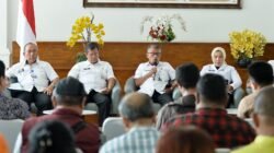 Pemerintah Provinsi Sumatera Utara (Sumut) melalui Asisten Pemerintahan dan Kesejahteraan Rakyat Sekretariat Daerah Provinsi Sumut Basarin Yunus Tanjung dan Badan Penanggulangan Bencana Daerah Provinsi Sumut melakukan Konferensi Pers terkait Perkembangan Penanganan Bencana Alam di Sumut. Kegiatan yang difasilitasi Dinas Kominfo Sumut ini berlangsung di Lobby Dekranasda Lantai 1 Kantor Gubernur Sumut Jalan Diponengoro Kota Medan,