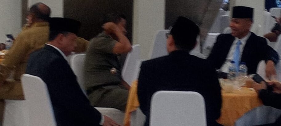 Di suasana lebaran Idul Fitri 1447 H. DPRD Sumatera Utara Sumut menggelar acara halal bil halal di area lobi ruang rapat paripurna.