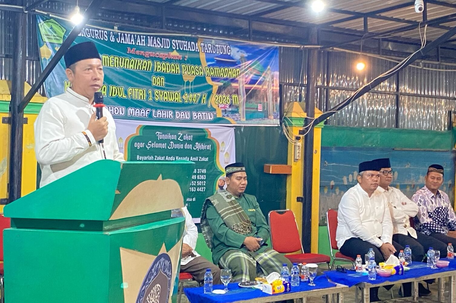 Buka puasa bersama Bupati Taput di Masjid Syuhada Tarutung.