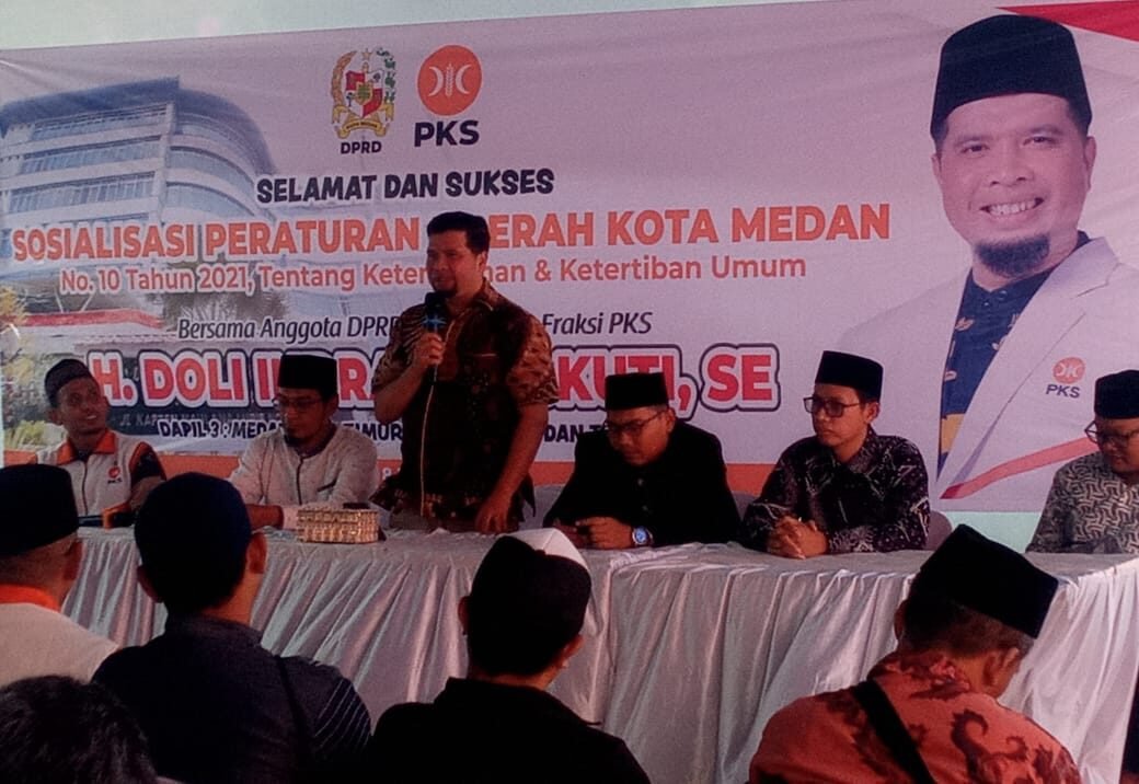  Anggota DPRD Kota Medan dari Fraksi PKS H Doli Indra Rangkuti, SE tatkala berpidato di kegiatan sosperda Kota Medan No. 10 tahun 2021 tentang ketentraman dan ketertiban umum di Kelurahan Bantan. 