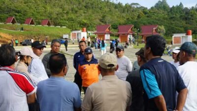 Senam bersama di Lapangan Menara Pandang Salib Kasih dirangkai rapat terkait optimalisasi disiplin ASN.
