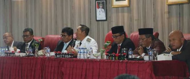 Coffe Morning Bupati dengan pimpinan OPD dan seluruh Camat se Taput, Senin (27/4).