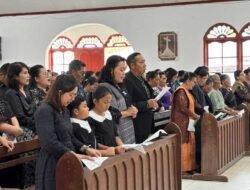 Ibadah Jumat Agung Bupati Taput Ajak Jemaat Gaungkan Kembali Wisata Rohani