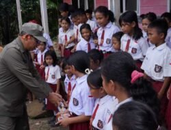 Kunker Bupati Taput di Desa Terpencil Parmonangan, Ditandai Layanan Kependudukan