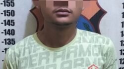 Pelaku yang diamankan pihak kepolisian.