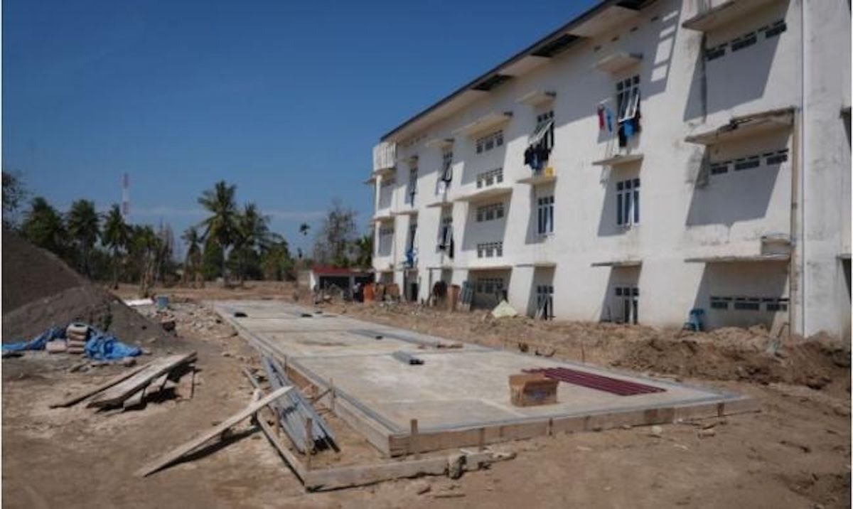 Proses renovasi sekolah yang terdampak bencana sedang berlangsung, dengan semangat pemulihan yang terus digalakkan oleh Satgas PRR. Dokumentasi Satgas PRR/Kemendikdasmen