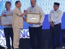 Taufik Zainal Abidin Terima Piagam Penghargaan Dari Mendagri