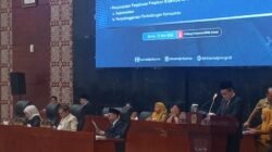 Rapat paripurna DPRD Sumut dengan agenda jawaban Fraksi-Fraksi DPRD Sumut terhadap pendapat Gubernur Sumut mengenai ranperda tentang perlindungan jaminan sosial pekerja rentan.