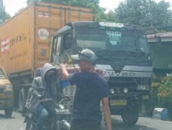 Kontainer Mogok di Jembatan Tembung, Warga Heboh