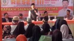 Ketua DPRD Sumatera Sumut H.Salman Alfarisi, Lc, MA saat berpidato di hadapan konstituennya di agenda reses guna menyerap aspirasi.