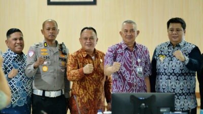 Pj. Sekretaris Daerah Provinsi Sumatera Utara (Sumut) Sulaiman Harahap memimpin Rapat Finalisasi Event Trail of The Kings-Lake Toba By UTMB 2026 di Ruang Rapat 1 Lantai 2 Kantor Gubernur Sumut Jalan Diponegoro Kota Medan, Jumat (5/6/2026). Gelaran lari lintas alam (Trail Run) internasional ini akan berlangsung pada 12-14 Juni di Kota Pangururan Kabupaten Samosir.