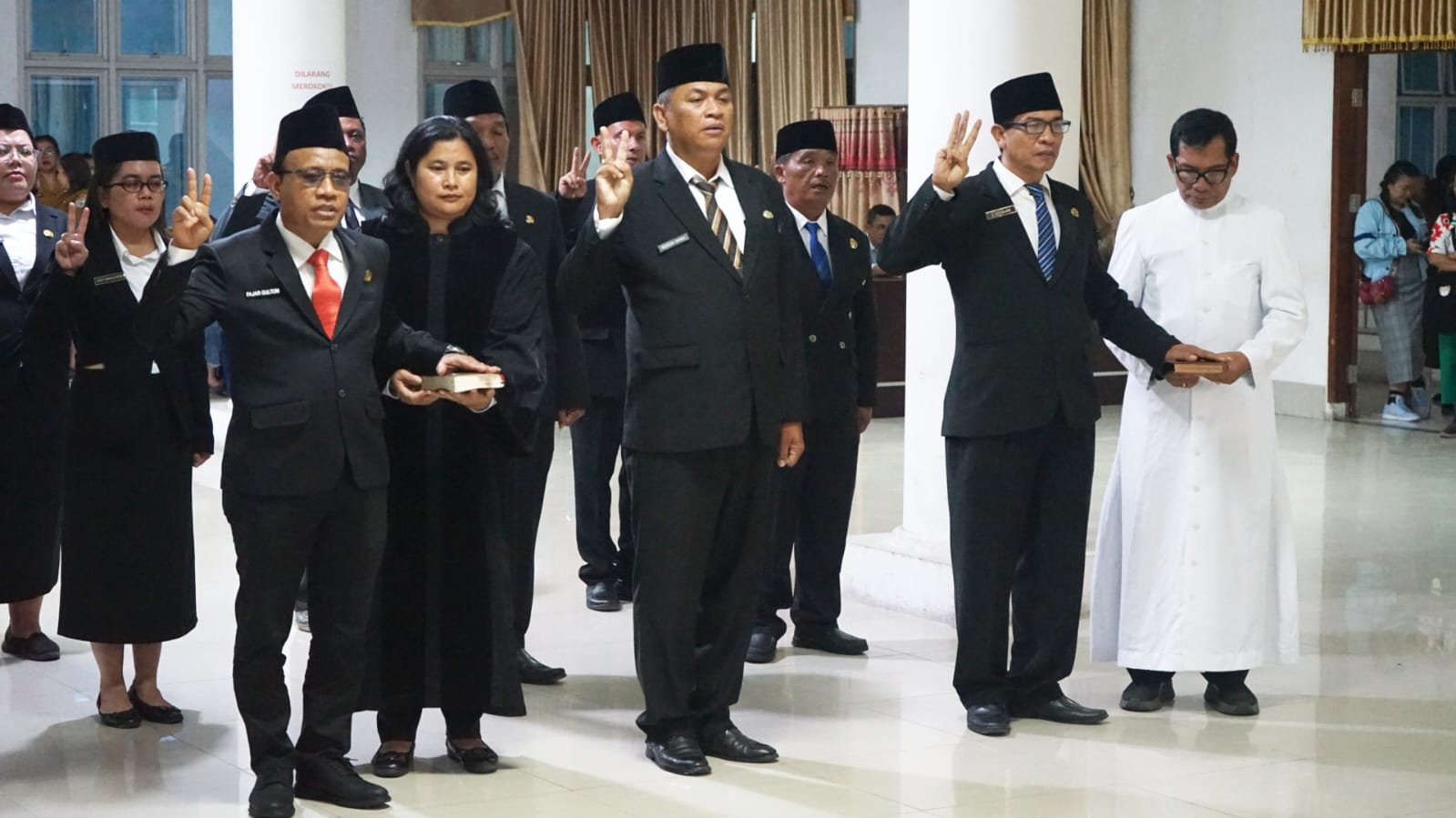 17 pejabat administrator di lingkungan Pemkab Tapanuli Utara dilantik memperkuat kinerja perangkat daerah.*