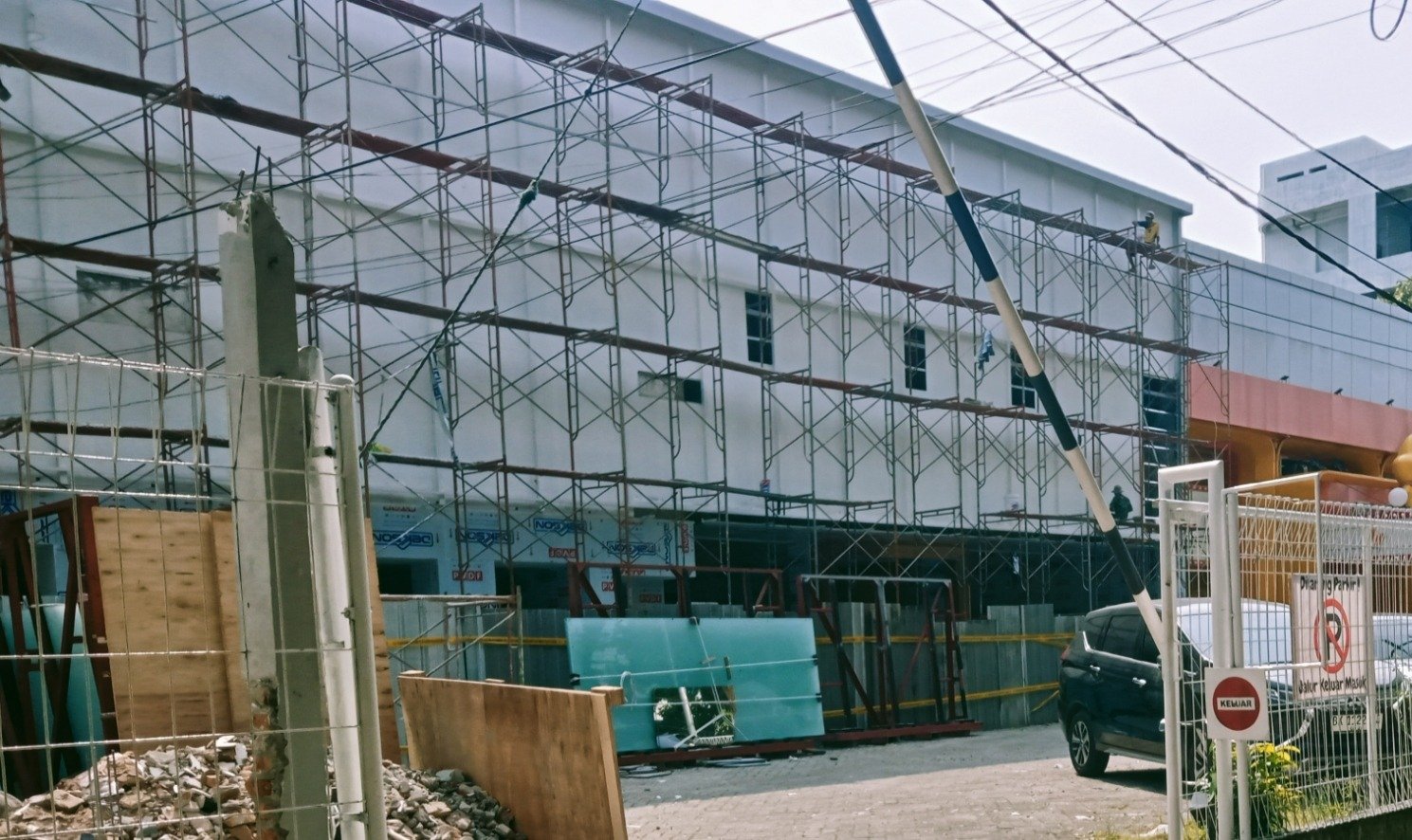 Inilah bangunan yang akan dijadikan Showroom.