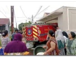 Datangkan Mobil Damkar Bawa Air Bersih, ke Kediaman Pribadi Paman Bobby Diprotes Emak-emak