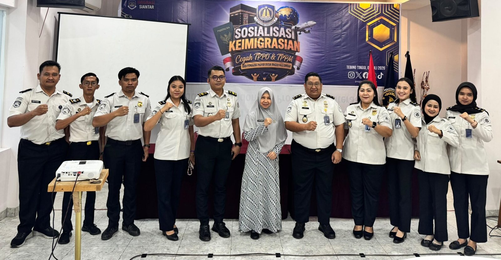 Imigrasi Kelas II TPI Pematangsiantar Hadirkan Sosialisasi Keimigrasian Bagi Penyelenggara Haji/Umrah di Kota Tebing Tinggi.