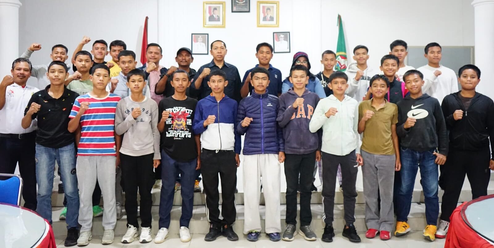 Pelepasan kontingen Tapanuli Utara ke Soeratin Cup di Sibolga.