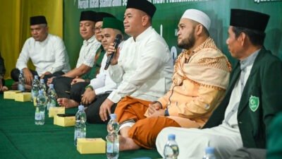 Pj. Sekdaprov Sumut, Timur Tumanggor menghadiri Peringatan Maulid Nabi Muhammad SAW 1448 H yang diselenggarakan oleh Pengurus Wilayah Ikatan Pelajar Al-Washliyah (PW IPA) Sumut di Kantor Sekretariat PW IPA Sumut, Jalan Sisingamangaraja, Medan, Selasa Malam (25/8/2026). (Foto : Dinas Komunikasi dan Informatika Provinsi Sumut / Imam Syahputra)
