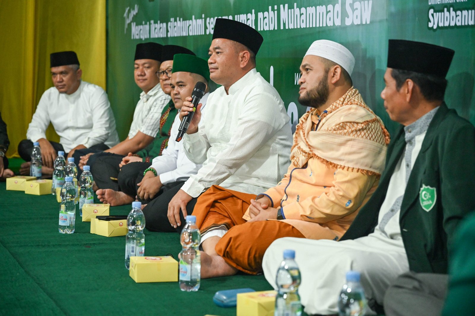 Pj. Sekdaprov Sumut, Timur Tumanggor menghadiri Peringatan Maulid Nabi Muhammad SAW 1448 H yang diselenggarakan oleh Pengurus Wilayah Ikatan Pelajar Al-Washliyah (PW IPA) Sumut di Kantor Sekretariat PW IPA Sumut, Jalan Sisingamangaraja, Medan, Selasa Malam (25/8/2026). (Foto : Dinas Komunikasi dan Informatika Provinsi Sumut / Imam Syahputra)