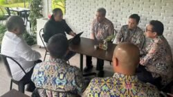 Diskusi Bupati Taput dengan Satgas Rekonstruksi Kementerian PU.