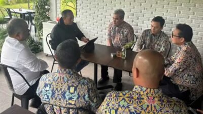 Diskusi Bupati Taput dengan Satgas Rekonstruksi Kementerian PU.
