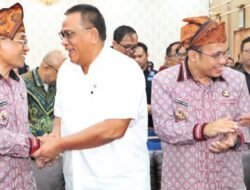 Bupati dan Wakil Bupati Simalungun saat sambut Kunjungan Kerja Menteri Lingkungan Hidup RI.